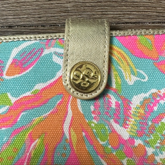 Lilly Pulitzer Wallet - Picture 3 of 8